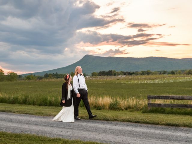 William and Hannah&apos;s Wedding in Harrisonburg, Virginia 30