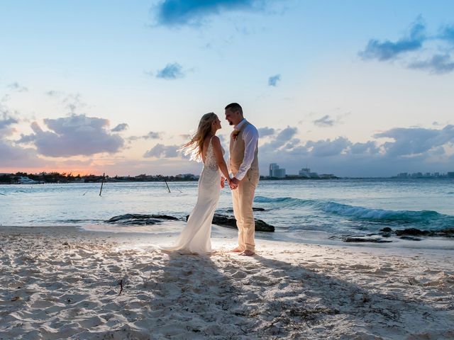 Nick and Katie&apos;s Wedding in Cancun, Mexico 31
