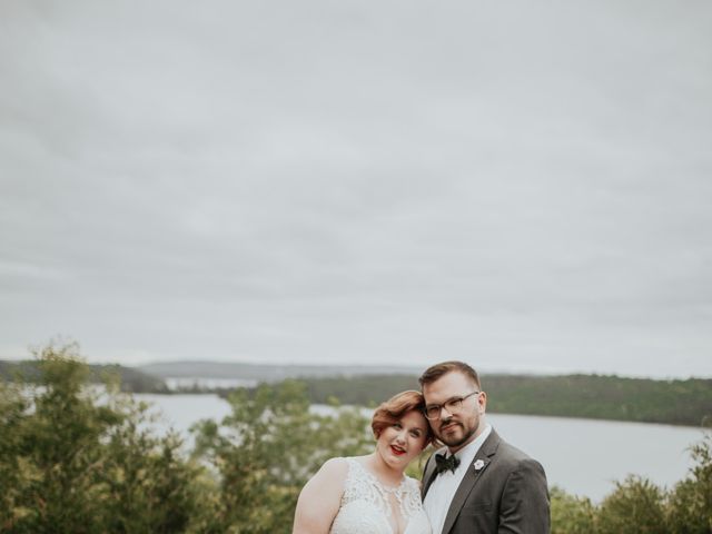 Toffer and Liz&apos;s Wedding in Guntersville, Alabama 13