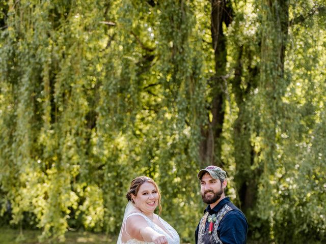 Brandon and Amanda&apos;s Wedding in Appleton, Wisconsin 8