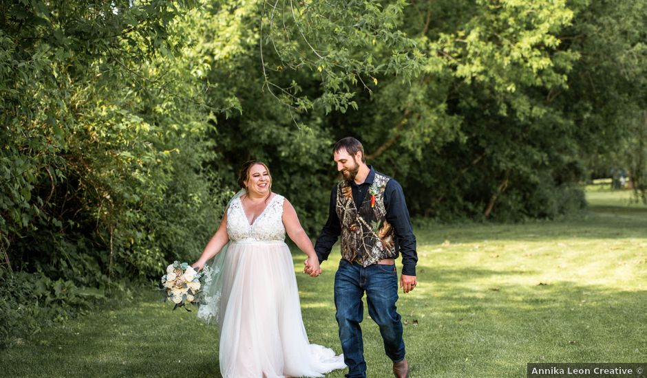 Brandon and Amanda's Wedding in Appleton, Wisconsin