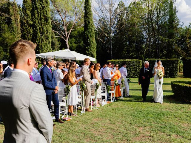 Jacques and Maria&apos;s Wedding in Tuscany, Italy 21