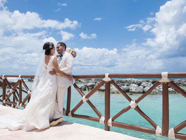 Oscar and Gina&apos;s Wedding in Cancun, Mexico 17