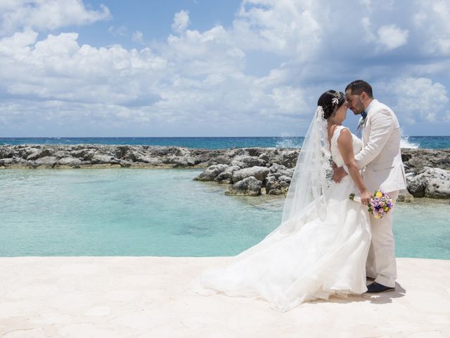 Oscar and Gina&apos;s Wedding in Cancun, Mexico 18