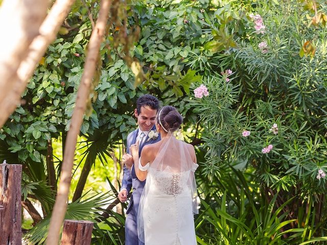 Arturo and Melanie&apos;s Wedding in Cancun, Mexico 22