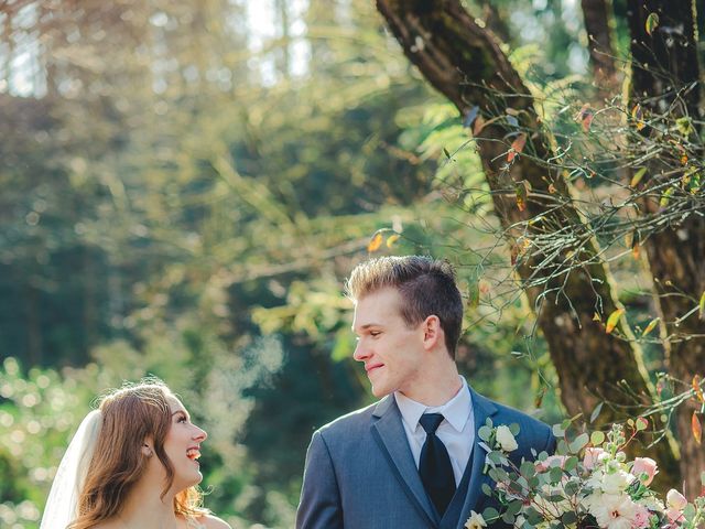 Zach and Hannah&apos;s Wedding in Oregon City, Oregon 4
