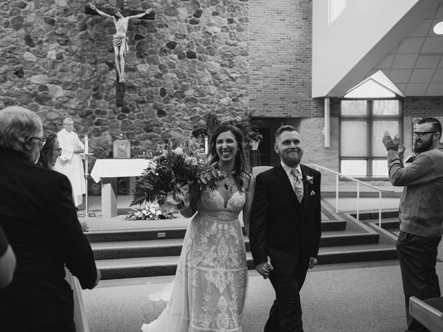 Elijah and Alyssa&apos;s Wedding in Green Bay, Wisconsin 16