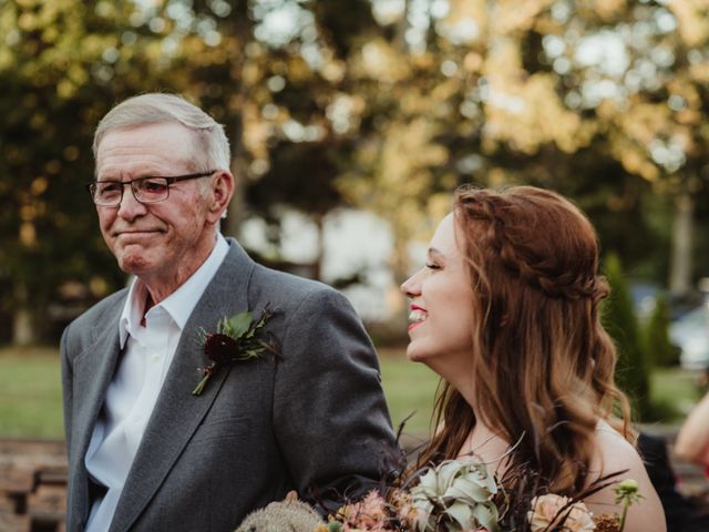 Kyle and Lacey&apos;s Wedding in Bowling Green, Kentucky 12