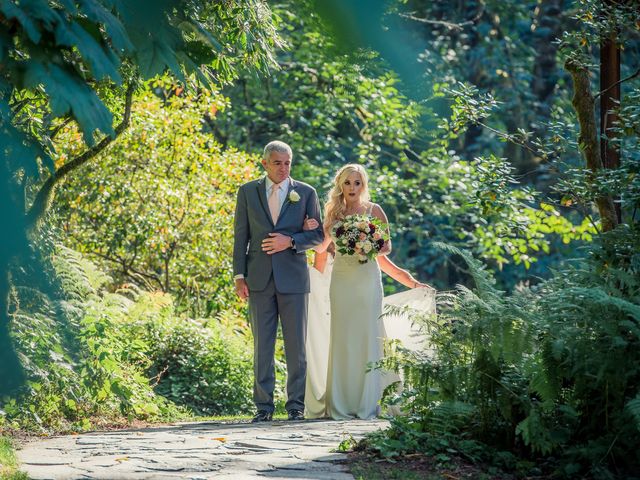 Colin and Kayla&apos;s Wedding in Bridal Veil, Oregon 15