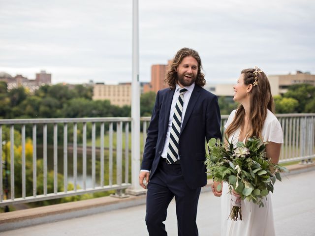 Travis and Caroline&apos;s Wedding in Minneapolis, Minnesota 16