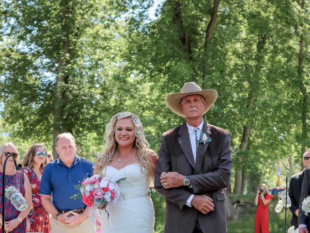 Matthew and Jennifer&apos;s Wedding in Spearfish, South Dakota 12