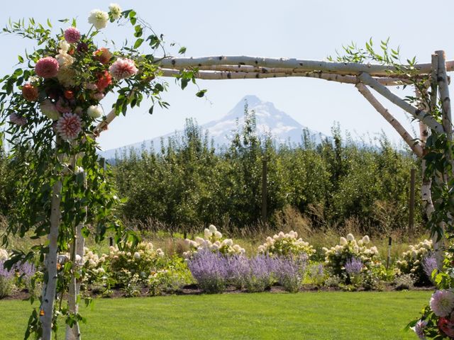 Aaron and Jacqueline&apos;s Wedding in Hood River, Oregon 46