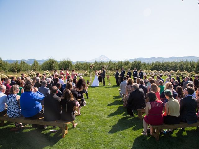 Aaron and Jacqueline&apos;s Wedding in Hood River, Oregon 58