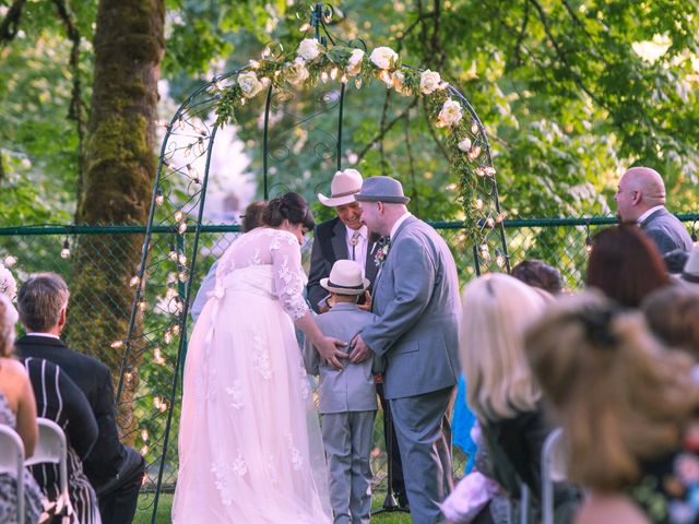 Brianna and Michael&apos;s Wedding in McKenzie Bridge, Oregon 10