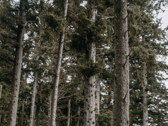 Sarra and Ben&apos;s Wedding in Pacific City, Oregon 7