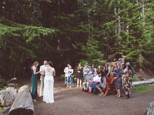 Ben and Lauren&apos;s Wedding in Hood River, Oregon 11
