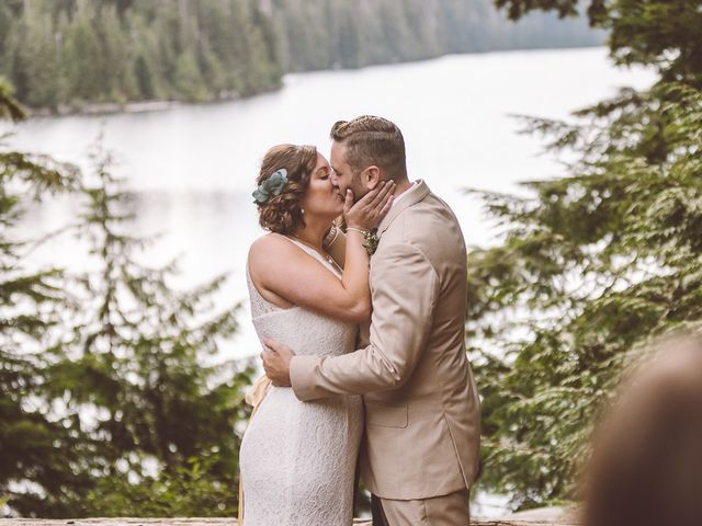 Ben and Lauren&apos;s Wedding in Hood River, Oregon 14
