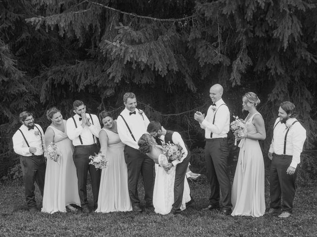 Cody and Lindsey&apos;s Wedding in Sugarcreek, Ohio 11