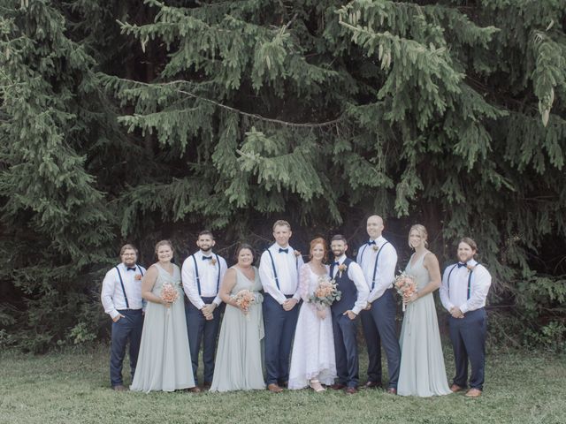 Cody and Lindsey&apos;s Wedding in Sugarcreek, Ohio 12