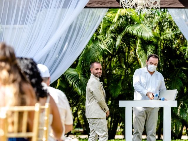 Mike and Gladys&apos;s Wedding in Playa del Carmen, Mexico 3