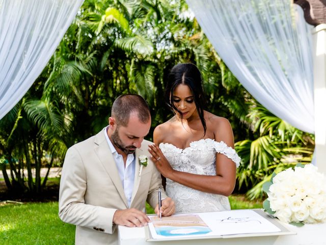 Mike and Gladys&apos;s Wedding in Playa del Carmen, Mexico 18