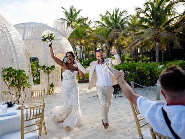 Mike and Gladys&apos;s Wedding in Playa del Carmen, Mexico 21