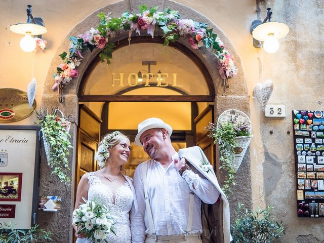 Laci and Gabi&apos;s Wedding in Volterra, Italy 11