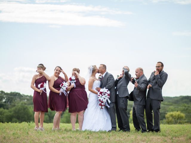 Jeff and Jen&apos;s Wedding in Hinton, Iowa 4