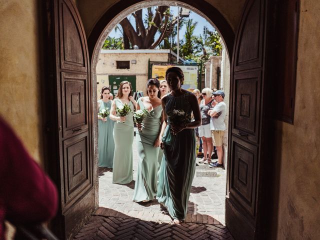 Anna and Michael&apos;s Wedding in Naples, Italy 41