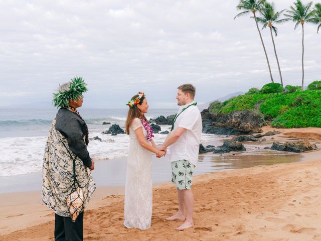 Patricia and Sebastian&apos;s Wedding in Kihei, Hawaii 9