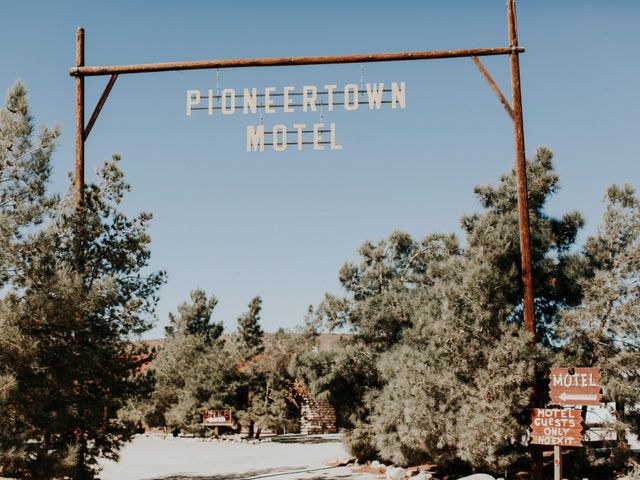 Tommy and Beckie&apos;s Wedding in Pioneertown, California 3