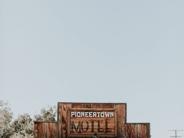 Tommy and Beckie&apos;s Wedding in Pioneertown, California 14