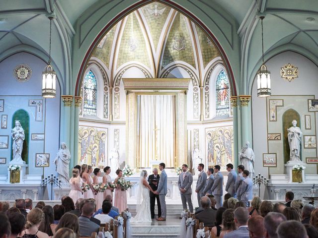 Brad and Lauren&apos;s Wedding in Cincinnati, Ohio 15