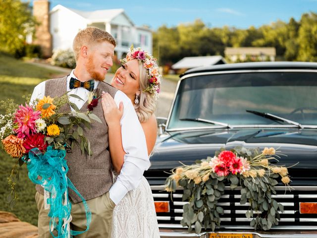 Hunter and Carson&apos;s Wedding in Asheville, North Carolina 65