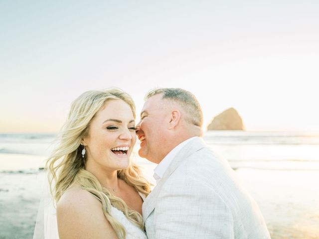 Trent and Kaylee&apos;s Wedding in Pacific City, Oregon 5