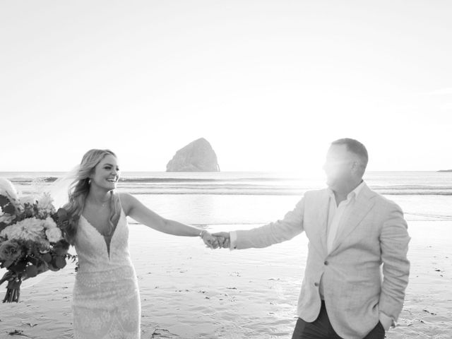 Trent and Kaylee&apos;s Wedding in Pacific City, Oregon 6