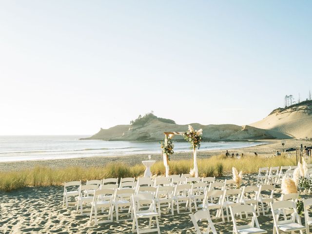 Trent and Kaylee&apos;s Wedding in Pacific City, Oregon 16