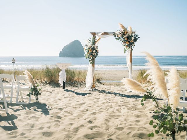 Trent and Kaylee&apos;s Wedding in Pacific City, Oregon 28