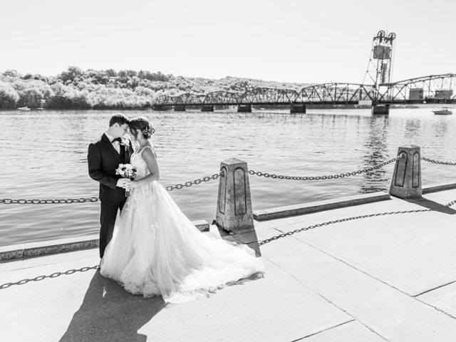 Blake and Chloe&apos;s Wedding in Stillwater, Minnesota 10