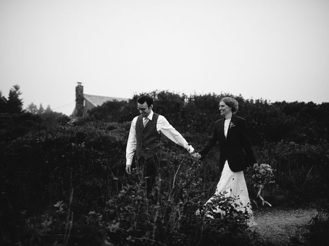 Kyle and Leah&apos;s Wedding in Harpswell, Maine 21