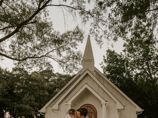 Logan and Taylor&apos;s Wedding in Kaufman, Texas 8