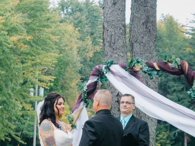 Mike and Jamie&apos;s Wedding in Battle Creek, Michigan 31