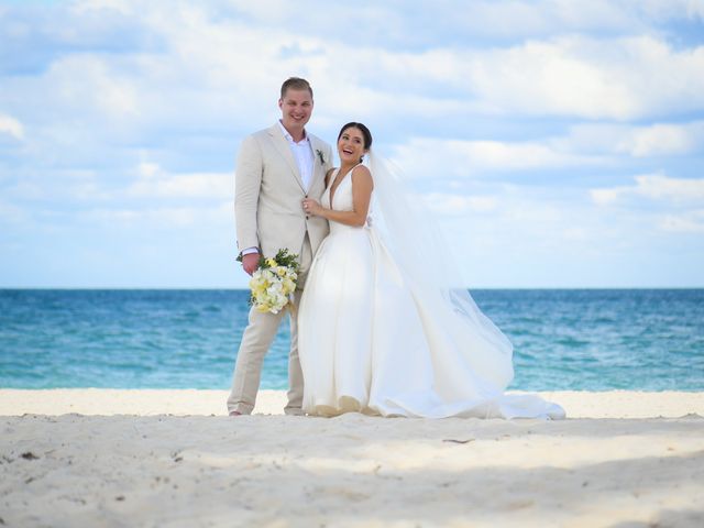 Melicia and Nicolas&apos;s Wedding in Cancun, Mexico 10
