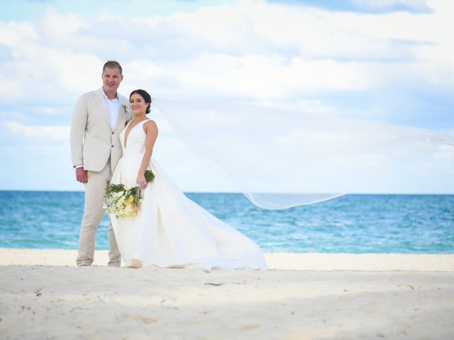 Melicia and Nicolas&apos;s Wedding in Cancun, Mexico 12