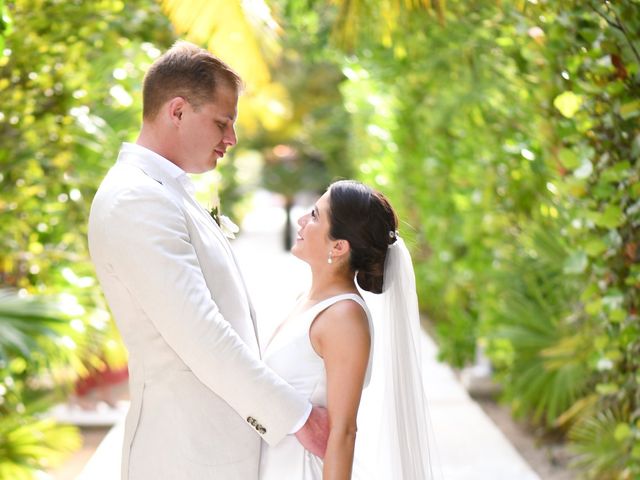 Melicia and Nicolas&apos;s Wedding in Cancun, Mexico 43