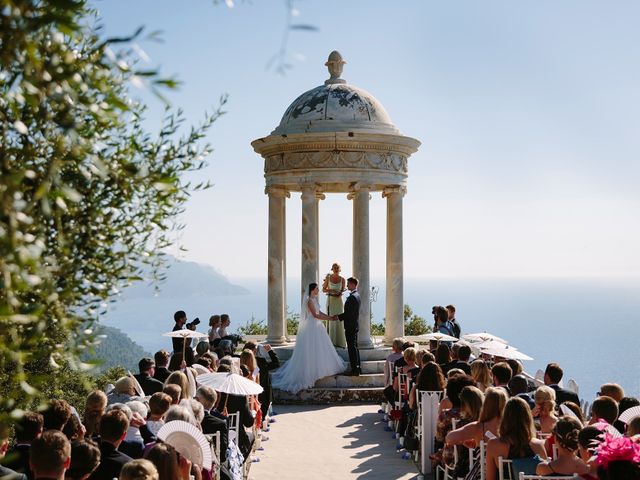 Robert and Charlotte&apos;s Wedding in Palma de Mallorca, Spain 31