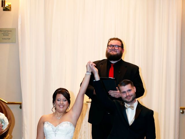 Brandon and Lauren&apos;s Wedding in Toledo, Ohio 22