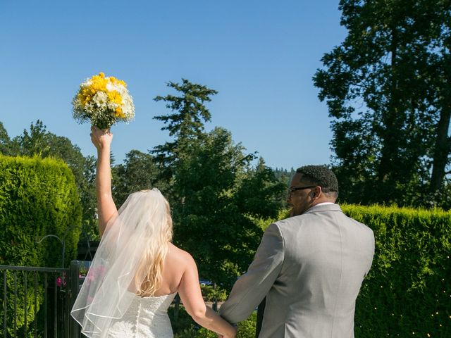 Chris and Lindsay&apos;s Wedding in Portland, Oregon 44