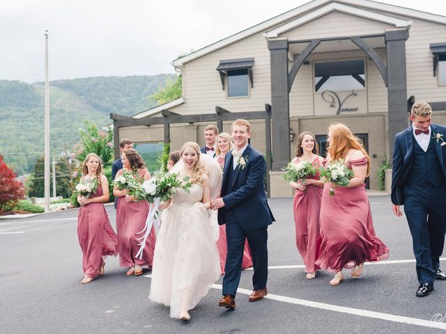 Stuart and Brittany&apos;s Wedding in Chattanooga, Tennessee 10