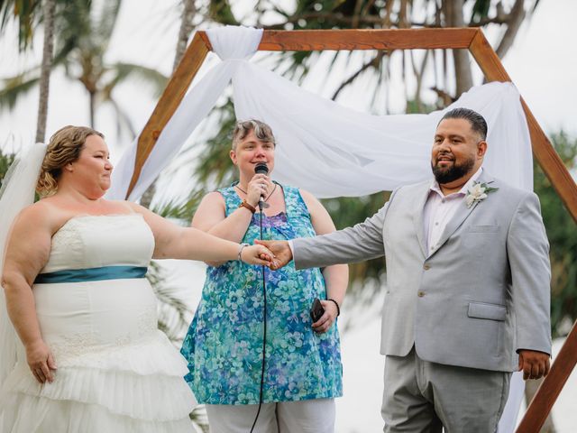 Lorissa and Jose&apos;s Wedding in Honolulu, Hawaii 50